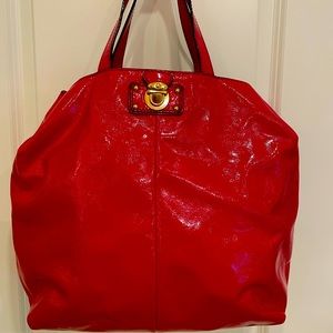 Marc Jacobs PATENT LEATHER TOTE - Red